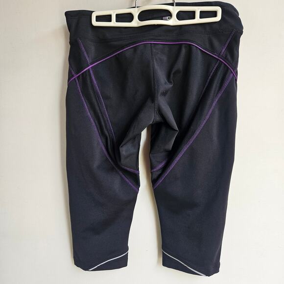 Athleta Quick Step Capri Leggings Size MP Black and Purple Cropped Active Wear - Picture 2 of 10